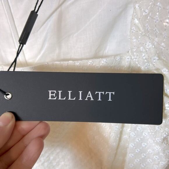 Elliatt White Midi Dress - Picture 14 of 15